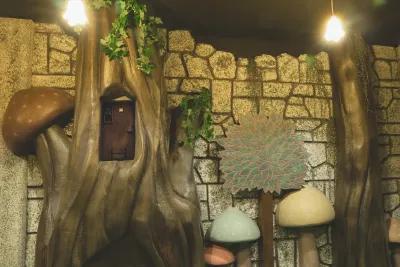 Alice In Wonderland poster1