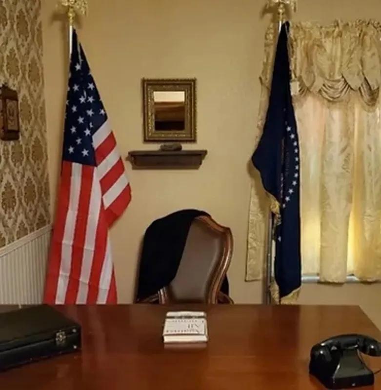 WHITE HOUSE DOWN